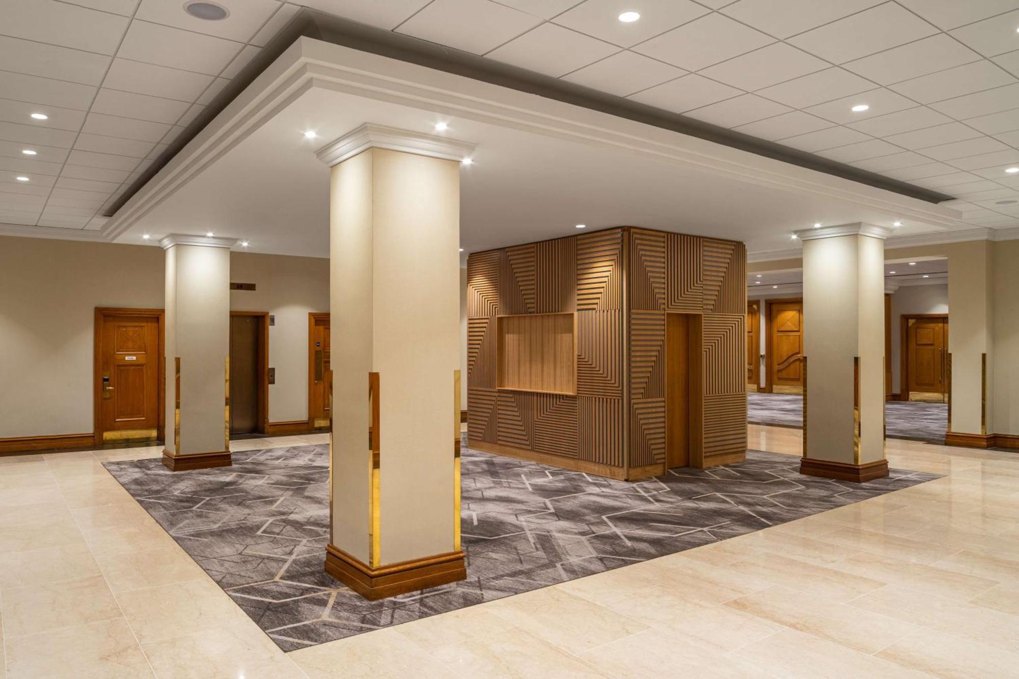 Hotel Hilton Birmingham Metropole 4*
