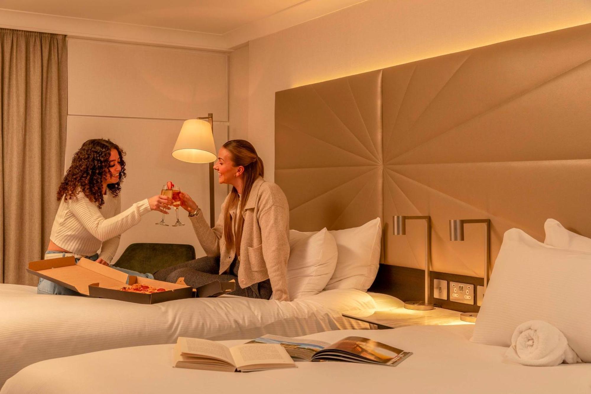 Hilton Birmingham Metropole 4*