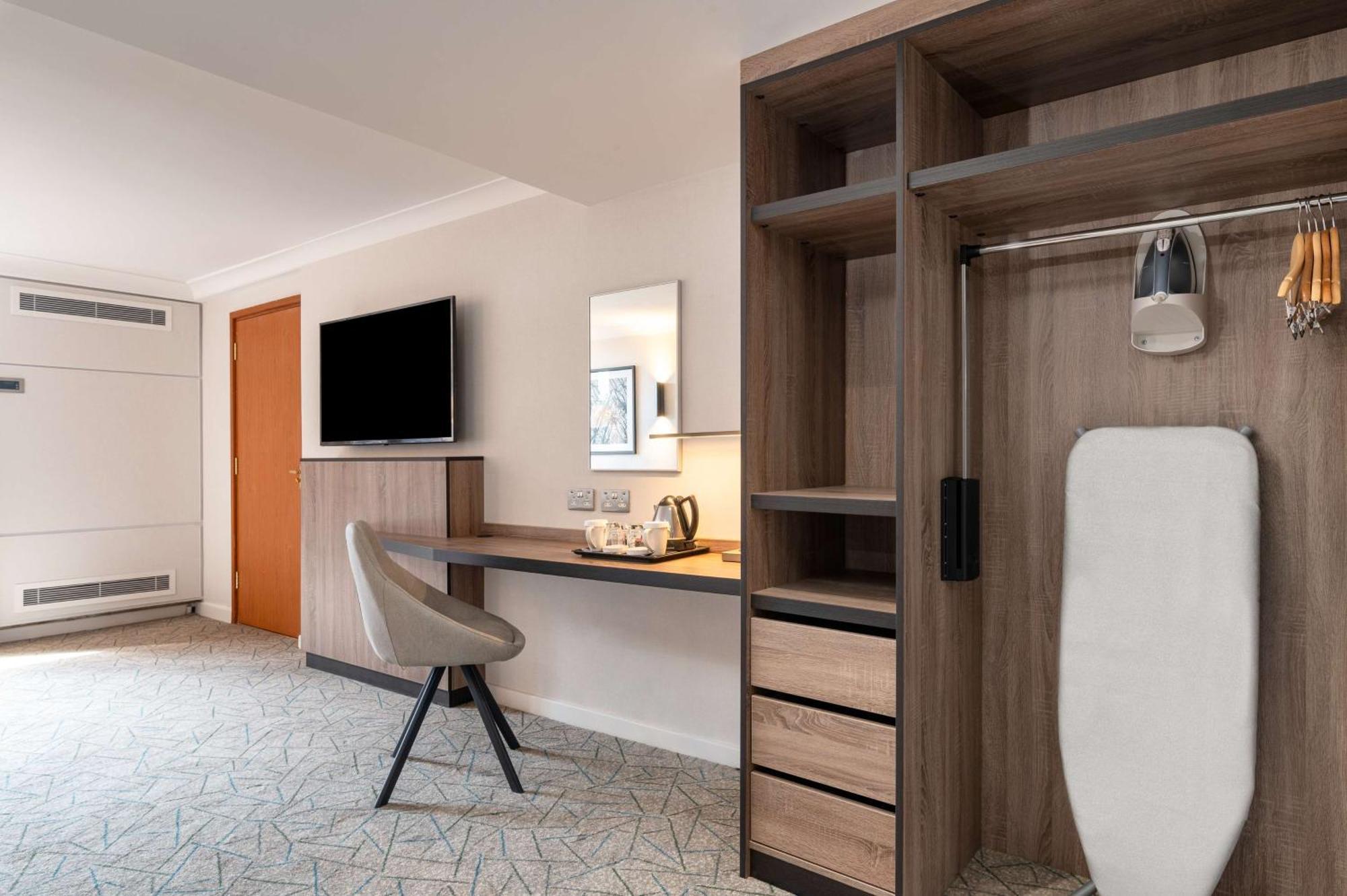 Hilton Birmingham Metropole Hotel 4*
