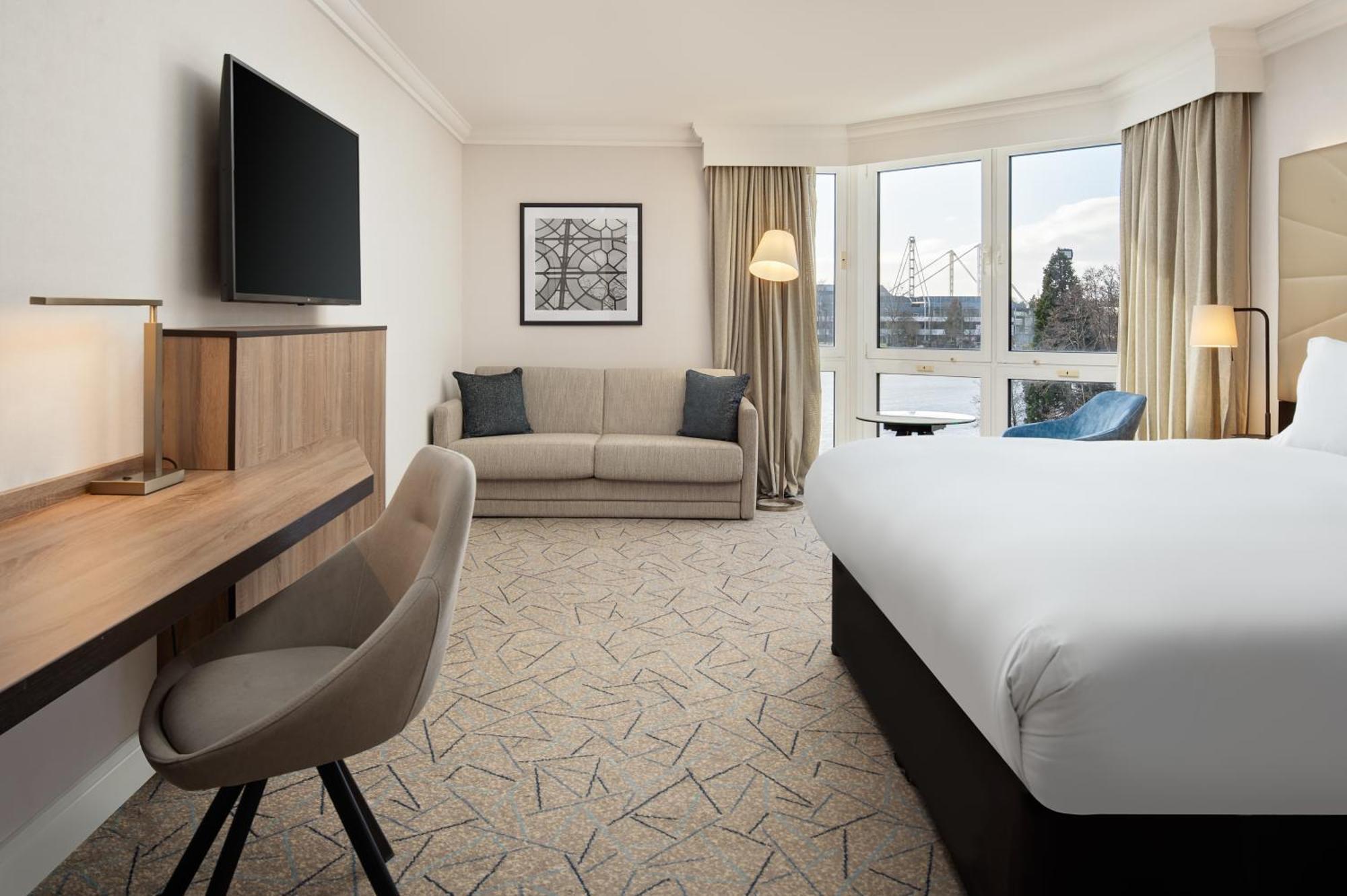 Hotel Hilton Birmingham Metropole 4*